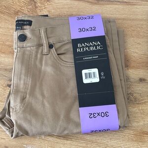 Banana Republic Classic Khaki Pants